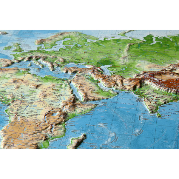 Georelief Harta in relief 3D a Lumii, mare, in cadru de lemn (in germana)