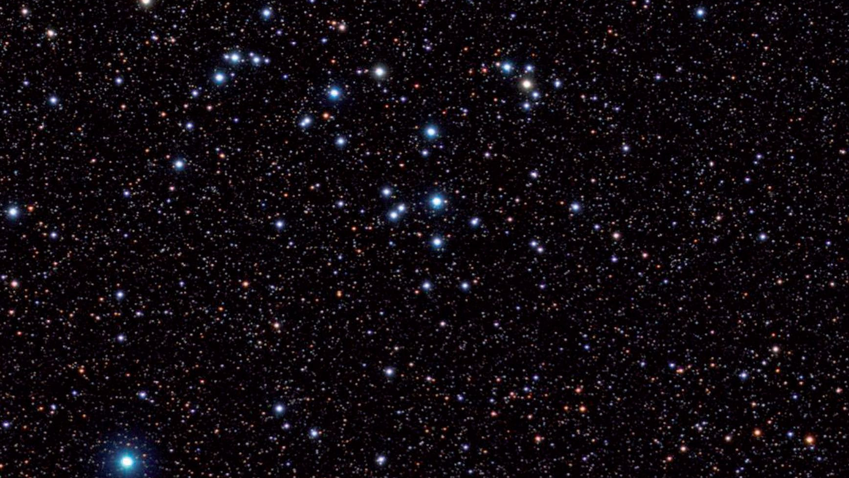 NGC 6633 impresionează prin numeroasele sale stele de luminozitate similară. Herbert Walter / CCD Guide