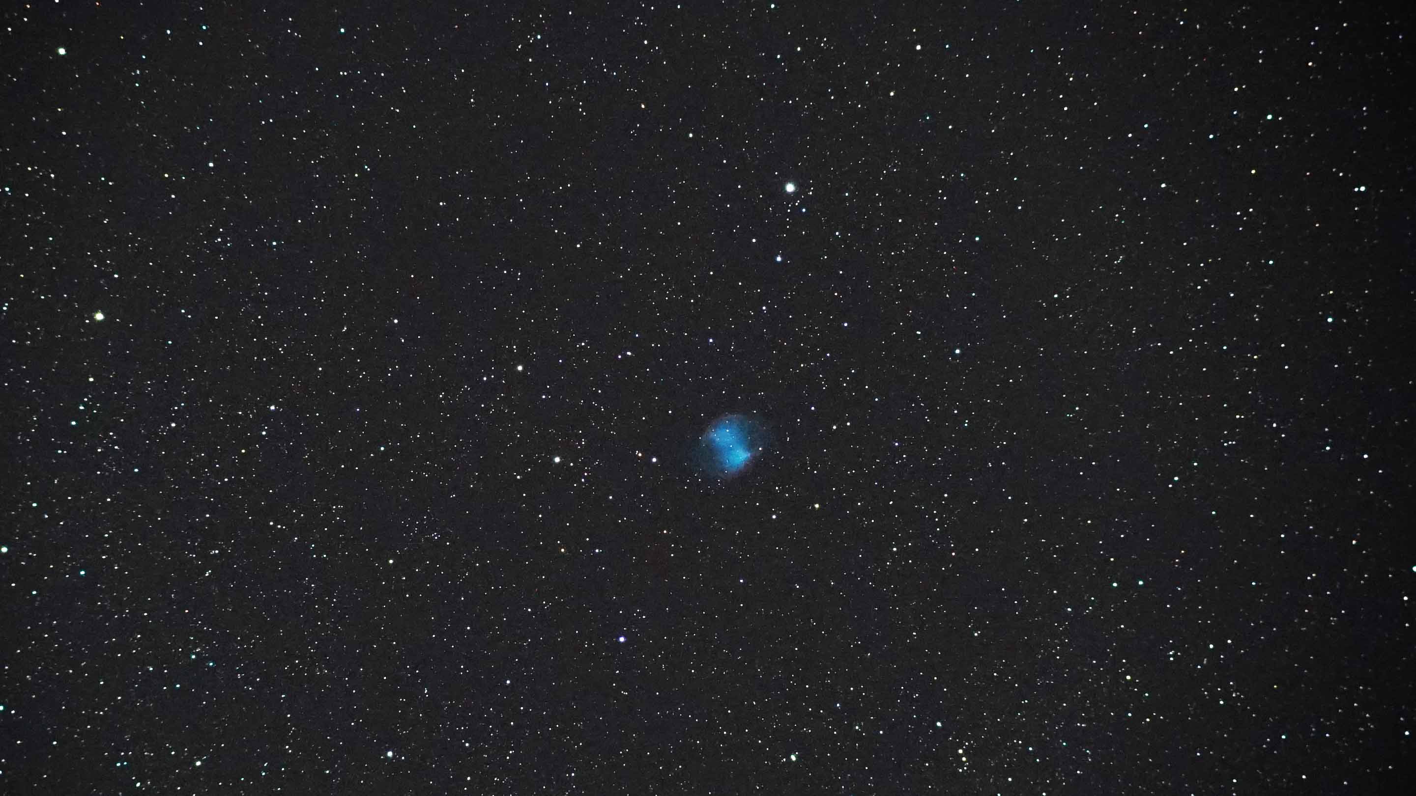 Nebuloasa Haltera M 27 din constelația Vulpea, fotografie: Marcus Schenk 