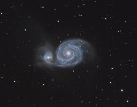 M 51 (fotografie de Mike Behnke, Observatorul Gelenau, Saxonia) 