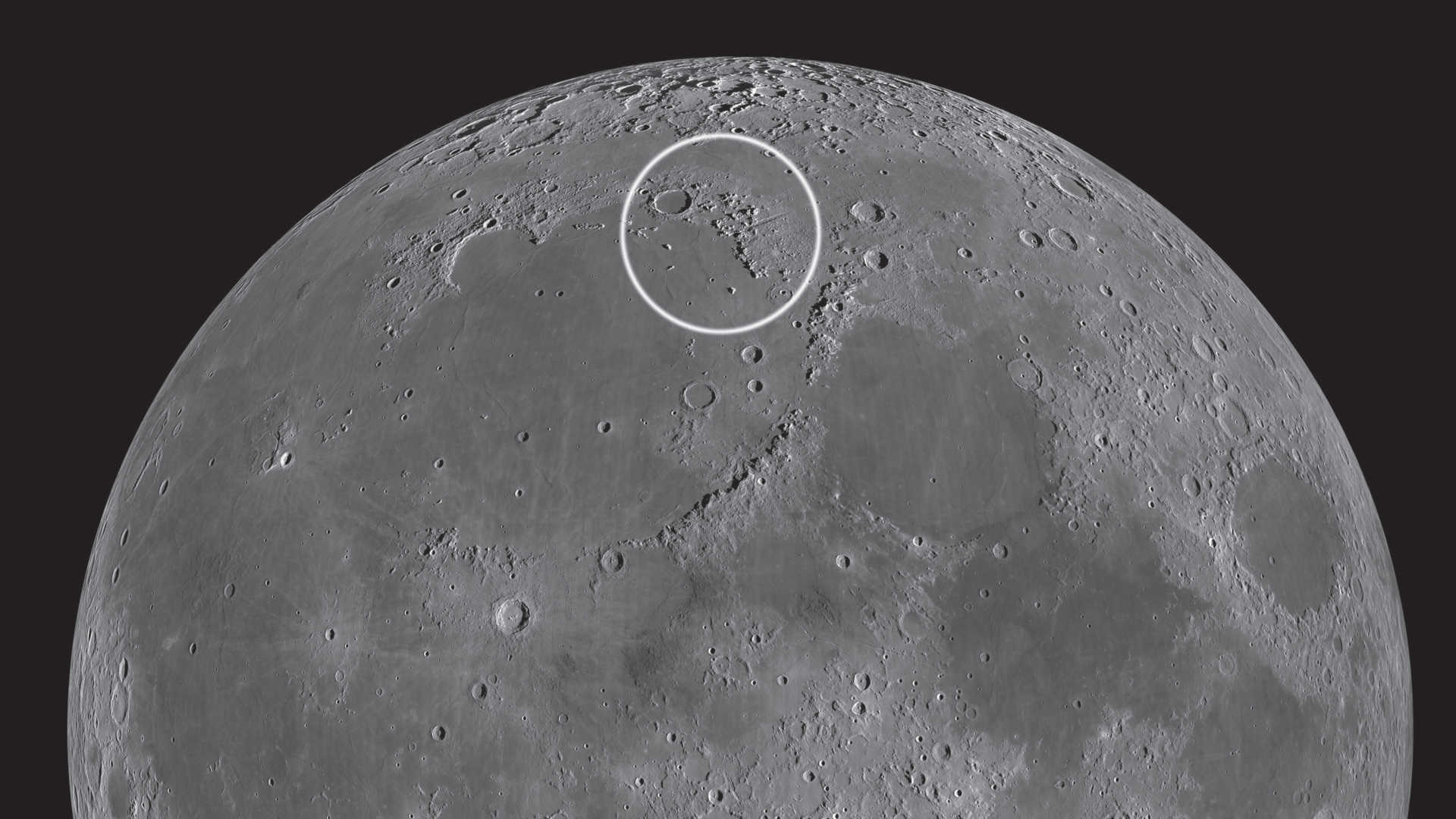 Montes Alpes se găsesc la marginea de nord-est a Mare Imbrium. NASA/GSFC/Arizona State University