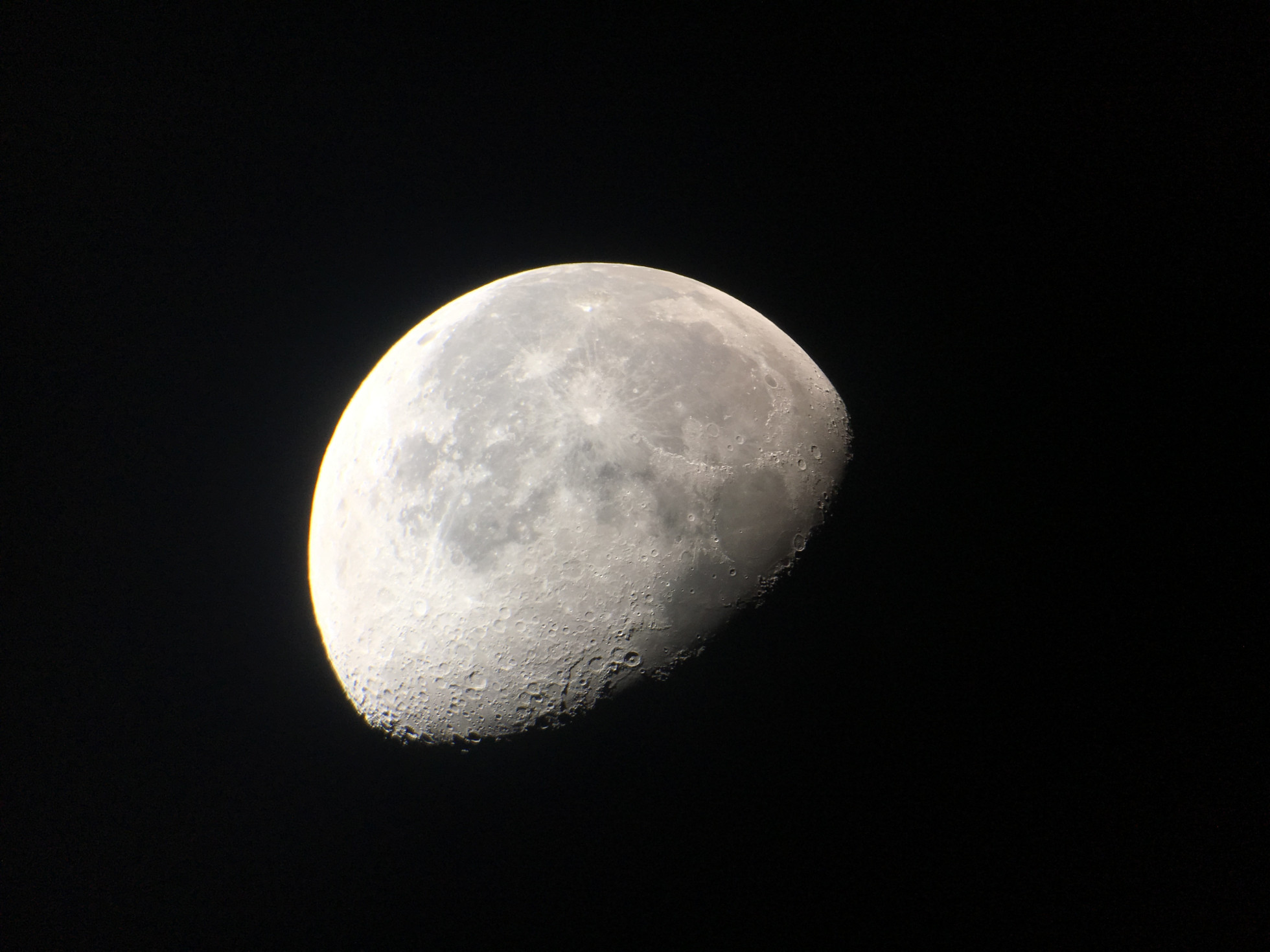 De ce aveți nevoie pentru a face fotografii excelente ale Lunii