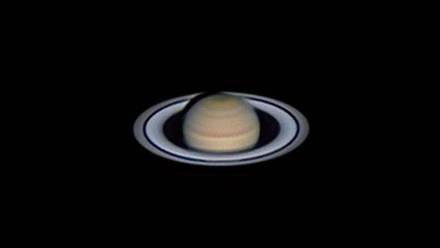 Saturn cu sistemul său de inele (foto de Carlos Malagón, Spania, septembrie 2019 cu un Omegon Pro RC 304, ADC și veLOX 224C)