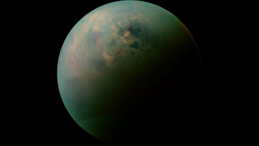Titan, luna lui Saturn (foto: NASA / JPL University of Arizona)