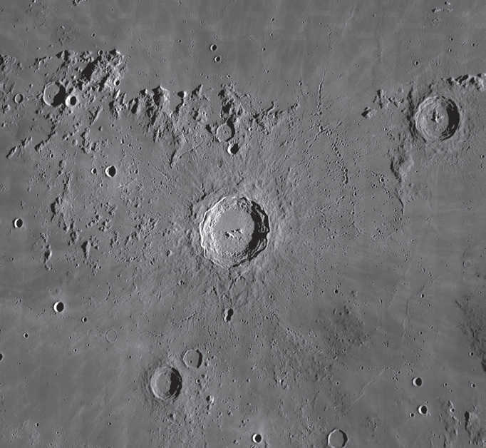 Copernic este prototipul unui munte inelar. NASA/GSFC/Arizona State University