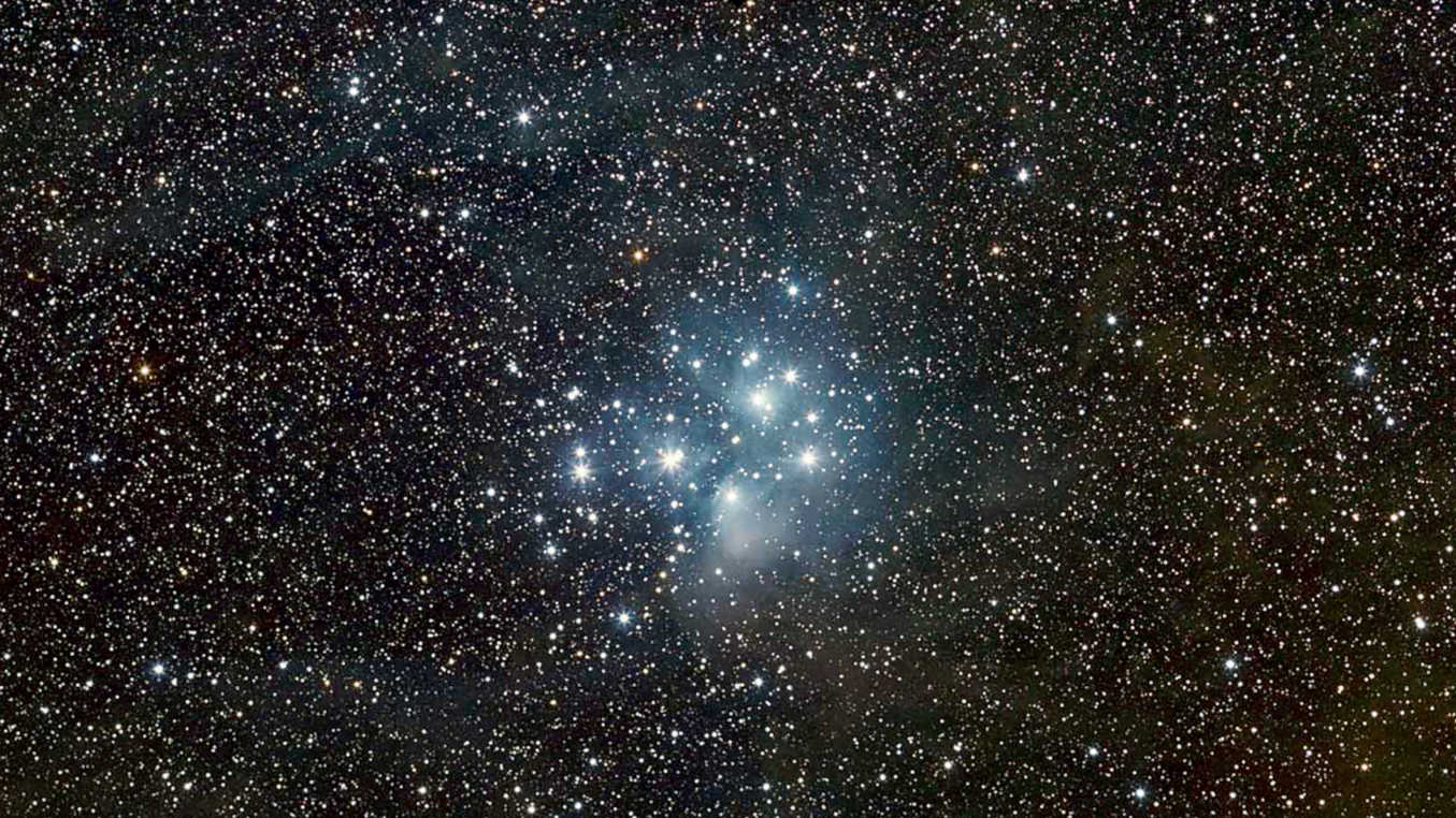 Pleiadele sunt un roi stelar deosebit de impresionant privite prin binoclu. Rudi Dobesberger