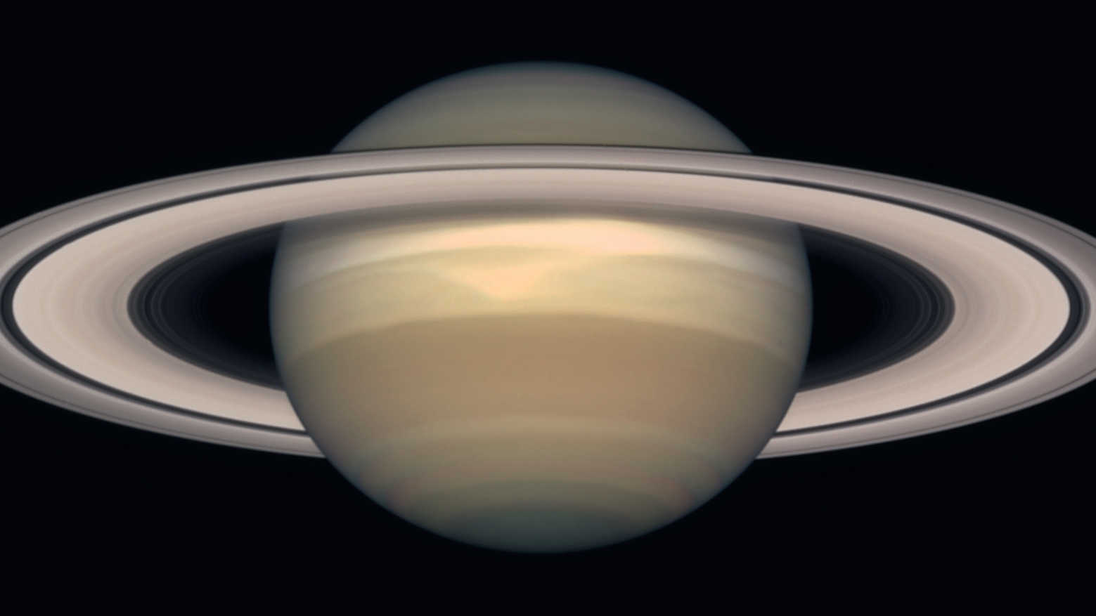 Sistemul unic de inele încununează imaginea lui Saturn. NASA și echipa Hubble Heritage Team (STScI/AURA)