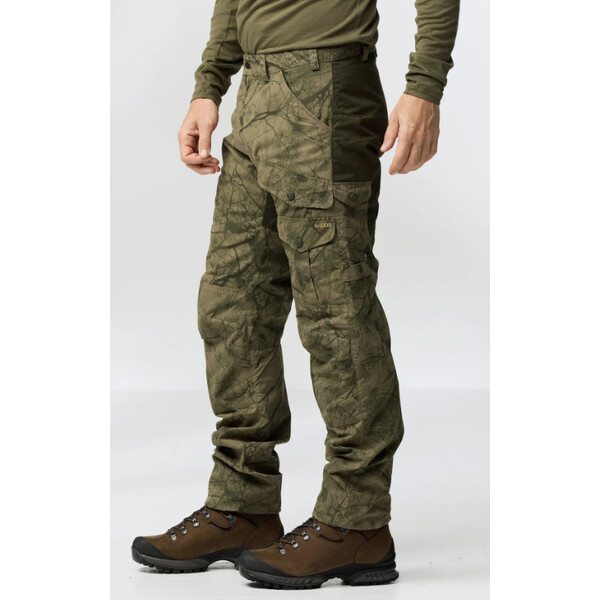 Fjällräven Pantaloni de vânătoare Barents Pro M, 626-662 Green Camo-Deep Forest, 50