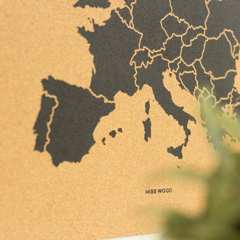 Miss Wood Hartă continentală Woody Map Europa negru 60x45cm înrămat