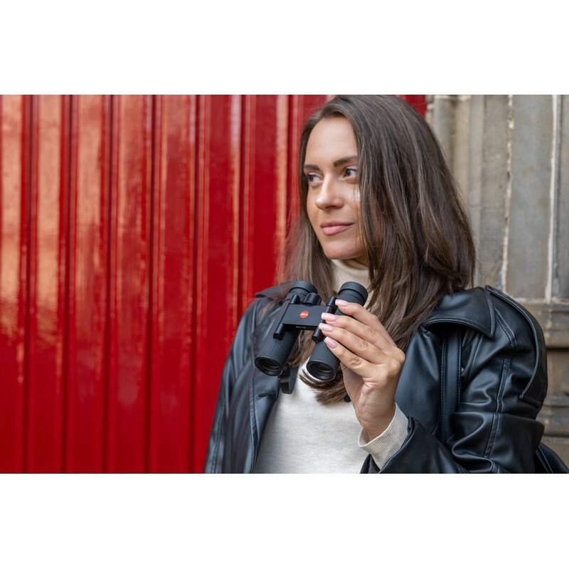 Leica Binoclu Noctivid 8x25 negru, îmbrăcat în piele